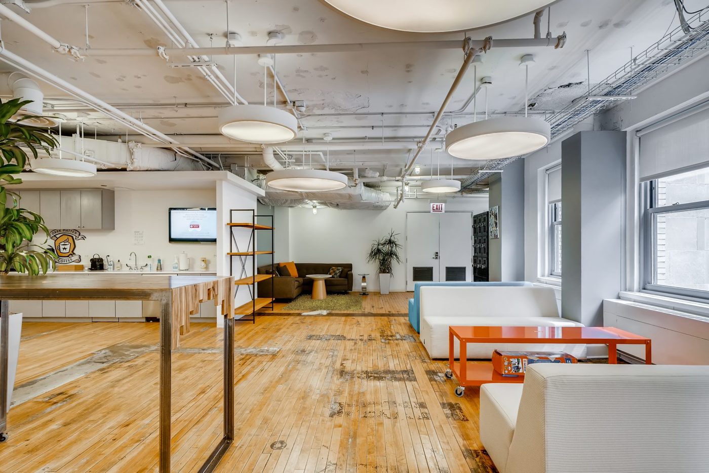 Flexible office space for tech companies in Chicago, offering private offices and tech-driven workspace solutions.